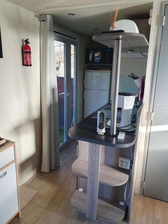 Charmant Mobil-Home Rocbaron Экстерьер фото